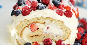 Bûche sans sucres ajoutés aux fruits rouges et mascarpone