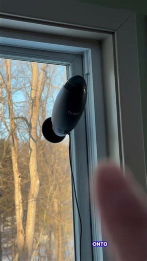 This indoor digital TV antenna lets you watch local channels without cable