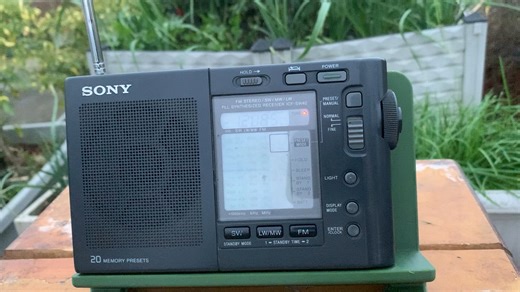 SONY Icf Sw40收音机成都18:14收听短波12085蒙古之声广播电台。