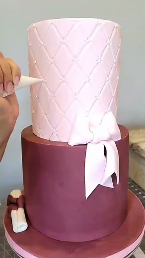 Piping Royal Icing Dots on Quilted Fondant Cake