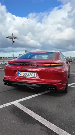 Porsche Panamera GTS: Start-Up Sequence and Exhaust Sound