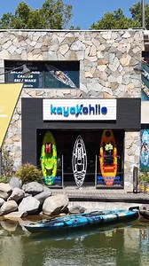 😎🌊 No todas las tiendas tienen una laguna… nosotros sí. Ven a Mall Sport, Local 107, prueba tu kayak y elige el indicado para tu próxima aventura. | Kayak Chile