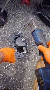 99K views · 730 reactions | Installing brake caliper shims? Don't make this mistake! Ensuring proper installation prevents annoying brake noise. A simple adjustment can make all the difference. #DIYtips #BrakeMaintenance #CarRepair #DIYAuto #CarHacks | My Mobile Mechanic / Auto Repair & Brake Replacement. | Facebook