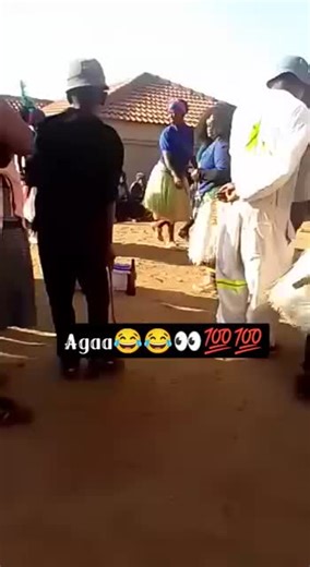 Ro bina spekeng 🥳🕺🏽💃🏽😂😂#fyp #bushbuckridgetiktoker #morupelo2025 #creatorinsightsearch #dikomatsamapulana