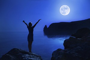 Celebrate the Full Moon with an Esbat Ritual