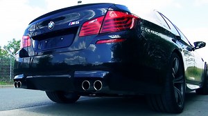 4.4L V8 Biturbo – BMW M5 in Motion and Revving