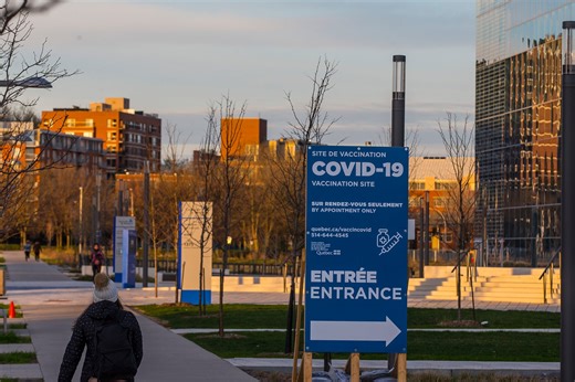 Couvre-feu à 21h30, école à distance, vaccination: les mesures qui changent ce lundi