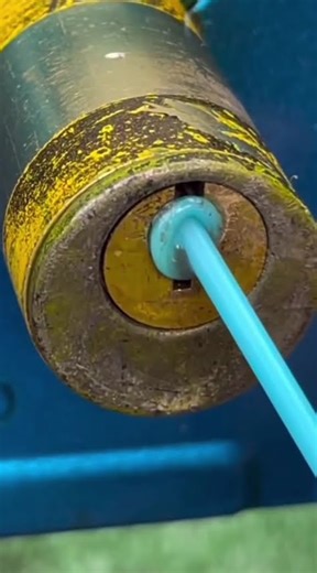 the process of dealing with a broken house key inside#shorts