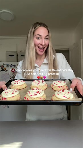the perfect valentines protein cookies🩷❤️ #proteincookies #highproteindessert #valentinesdaycookies #fyp #sugarcookies