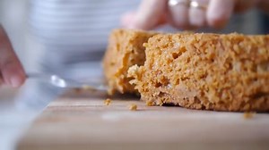 117K views · 3.9K reactions | Un VIDEAZO con 4 recetas de tortas increíbles para hacer. No son las tortas típicas, los típicos bizcochuelos sino tortas que (salvo la primera) son un poquito más complejas de lo habitual. Les dejo aquí los minutos por si quieren adelantar. Los ingredientes de cada receta de torta están al final de cada video, anotados en pantalla. 00:00 Torta 20 cucharadas 04:35: Torta 80 golpes 12:51 Carrot Cake 18:25 Torta Galesa | Paulina Cocina | Facebook