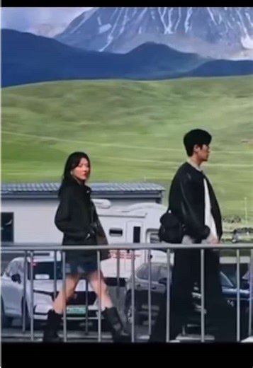 Their chemistry is so good. I really hope they get to work on the same project someday. เคมีคู่นี้ก็ดี~ อยากเห็นคู่กันสักเรื่อง #liangjie良杰 #chenglei #randomtour