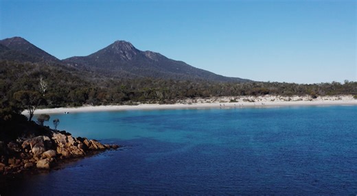 Feeling the summer vibes as the Christmas season rolls in, and if there was anywhere we'd want to be right now, it would be on the Freycinet Experience Walk in Tasmania. Whether you have Friendly Beaches all to yourself for a wander or swim, you're embracing the birdsong in the forest crossing the isthmus from Wineglass Bay, or you're kicking back with your friends enjoying a zingy cocktail and a natter at the exclusive eco-friendly lodge, it's bliss from day one to day four and the perfect anti