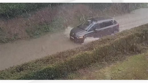 Routes inondées, près de 100mm de pluie... Les images des fortes intempéries dans les Côtes-d'Armor