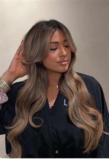 Behind the blowout ✨ Using : @Kenra Professional @Redken @Color Wow Hair @UNITE Hair . . . . #hairstylist #hairtok #blowoututorial #fyp #foryourpage