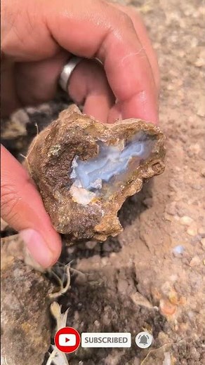 Water Reveals Hidden Banded Pattern in Blue Agate 💧💎#gemstone #digging #mining #nature #rockhounding