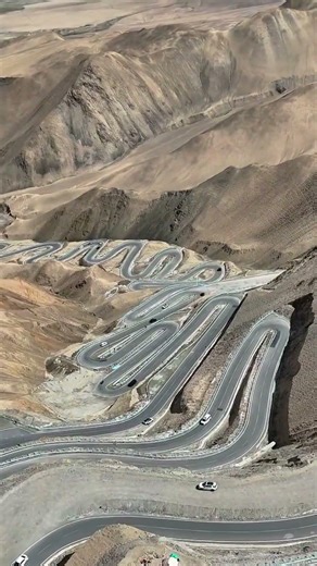 The Panlong Ancient Road is a fammous extremely winding mountain highway in China