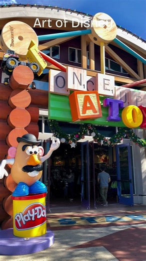 5 Things You MUST Do at Disney Springs 🛍️✨