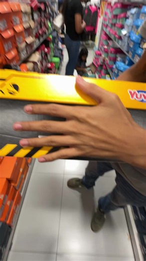 Ajjajaja ya compraron estreno ??? #freefire_lover#diciembre#caja#zapatillas#tenis