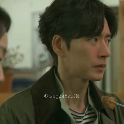 يا عمري مو قادر يساعدها🙈😂#بارك_هي_جين #parkhaejin #fromnowonshowtime #من_الان_انه_وقت_العرض