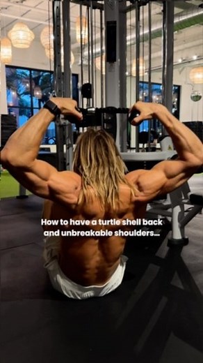 How to have a turtle shell back back & unbreakable shoulders… 👇🏾 🔥 Rope Face Pulls - 3 sets of 15-20 - Try to increase weight each set - Drive elbows and wrists back as far as you can and pause. Repeat and feel the burn Strengthen your rear delts & rotators with this amazing exercise! This will also build the upper traps to give you that hypertrophic python look 🐍 💪🏽 🚨 DM ‘JULY’ to sign up for my upcoming mobility challenge starting July 1st! Don’t miss out 😉 #mobility #flexibility #fitn