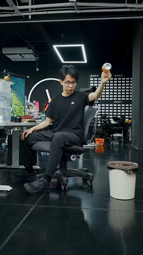 Auto tracking dustbin in china#technology#fact#explain