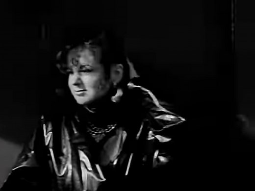 1.4M views · 26K reactions | WONDERFUL LIFE - BLACK Canción de 1987 ( 2° lanzamiento ) escrita e interpretada por el cantautor británico Black ( Colin Vearncombe ) para el álbum Wonderful Life. La versión original fue lanzada un año antes con escaso éxito, pero un cambio discográfico y una nueva versión hizo que alcanzara el top 10 en toda Europa. Curiosamente, cuando Black escribió la letra estaba pasando por una etapa de tristeza y melancolía. | The songs of my life | Facebook