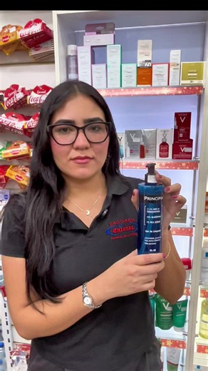 Procurando o segredo para uma pele limpa, fresca e super hidratada? 🌟 Conheça o Gel de Limpeza Principia GL-02! Ele conta com uma fórmula potente de 10% de Glicerina e 1% de PCA Sódio, combinação que limpa profundamente e ajuda a controlar a oleosidade enquanto reforça a hidratação natural da sua pele. 💦 Sua textura leve e sem fragrância é perfeita para o uso diário em todos os tipos de pele, incluindo as mais oleosas, acneicas e sensíveis. Cuide do seu rosto com o melhor custo-benefício! 🛍️ 