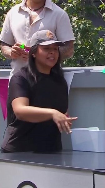 The chefs celebrated Flor's participation in this Saturday's games. #MasterChefMx 24/7