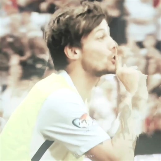 my fav awkward cutie #louistomlinson #louistomlinsonedits #foryoupage #edit #onedirection 1d fangirl