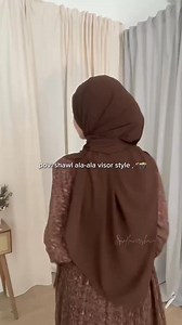 245K views · 1.1K reactions | Tutorial Shawl ala visor style  #tutorialshawl #tutorialshawllabuh #hijabstyletutorial #tutorialshawlsimple #sunflowersshawl Elara shawl pearl chiffon end curve by sunflowershawl Nak order sini ya.. https://s.shopee.com.my/1g9RI2xuWV | My TudunG. | Facebook