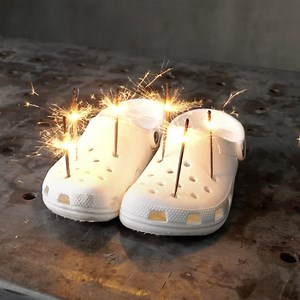 Amazing customization of ordinary crocs | 5-Minute Crafts Like