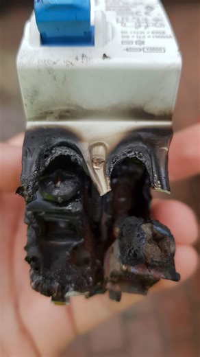 238K views · 4K reactions | ⚠️ Nu instala DDR-uri fără protecție...