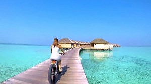 Maldive Must-Do's: Overwater Villas and Underwater Eats!🐠 💙 VIVA Vlogger: JetSet Chronicles | Viva Travel & Events