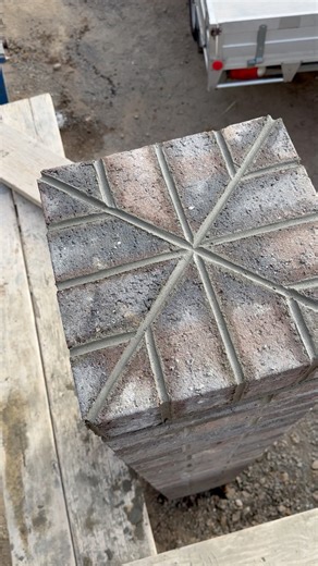 198K views · 3K reactions | Snowflake brick capping ❄️ #bricklaying #asmr #asmrsounds #tradie #feature | J.M.D Bricklaying | Facebook