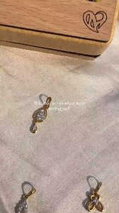 14 reactions | ✨Presenting our 18K gold and diamond pendants. From delicate to bold, find a pendant you’ll love at 퐒퐃 퐃퐢퐚퐦퐨퐧퐝 & 퐆퐨퐥퐝✨ 혚혭혪혥혦 혪혯혵혰 혰혶혳 혋혔혴 혧혰혳 혢 혤혭혰혴혦혳 혭혰혰혬! #LuxuryJewelry #SDDiamondGold #Pendants #ig #instagram #photography #pendant #diamond #gold | S.D Gold & Diamond | Facebook