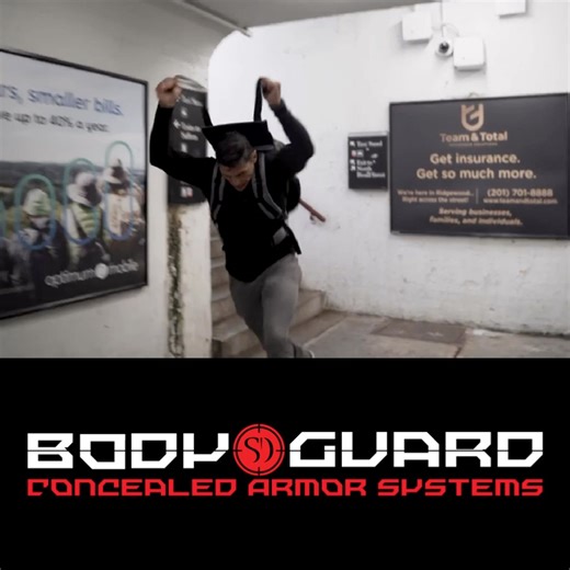 𝐒𝐰𝐢𝐭𝐜𝐡𝐛𝐥𝐚𝐝𝐞 𝐀𝐫𝐦𝐨𝐫𝐞𝐝 𝐁𝐚𝐜𝐤𝐩𝐚𝐜𝐤 𝐟𝐫𝐨𝐦 𝐁𝐨𝐝𝐲𝐠𝐮𝐚𝐫𝐝...𝐲𝐨𝐮𝐫 “𝐆𝐨 𝐀𝐧𝐲𝐰𝐡𝐞𝐫𝐞, 𝐁𝐞 𝐑𝐞𝐚𝐝𝐲 𝐟𝐨𝐫 𝐀𝐧𝐲𝐭𝐡𝐢𝐧𝐠” 𝐛𝐚𝐠. It’s a multi-compartment backpack that gives you the functionality of the leading backpacks, large carry capacity, multiple pockets and bottle holder combined with our patented armor deployment and concealment system, gives your the perfect weekend get away or carry on bag. Large enough to carry your electronics a change of clothes