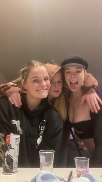 lucy (@lucyfeaturingbecky69)’s videos with original sound - 🎶memory lane🎶
