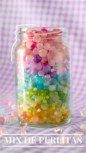 ✨Te mostramos el nuevo ingreso: mix de perlitas y mostacillas en pasteles y toques tornasol, con varios tamaños. Ideal para pulseras, collares y straps. 👉Conseguilo en nuestra web candycraft.com.ar. | Candy Craft Souvenirs e Insumos