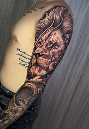 Tatuaje Completo: Del Codo al Hombro en Proceso