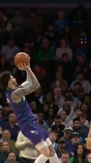 LaMelo Ball hits circus shot vs Heat