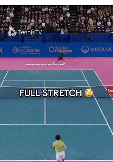 Stretching my way into semis 😅💪🏽🔥 #montpellier #france #tennis 🎥: @Tennis TV | @ATP Tour