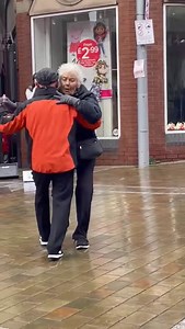 30K views · 951 reactions | The "absolutely gorgeous" moment an elderly couple slow-danced to a busker in Leeds city centre - on Valentine's Day 殺 | Yorkshire Evening Post | Facebook