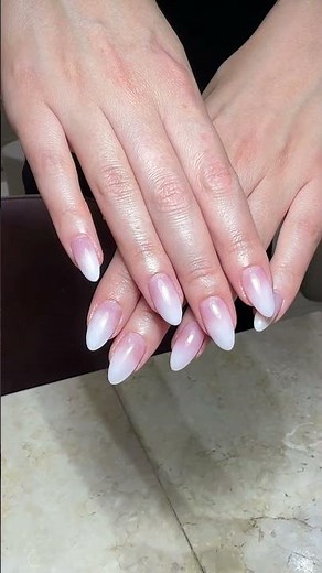 Beautiful ombré nails combination #perfectblend #simplenails #nails #nailtech #nailart #nailinspo