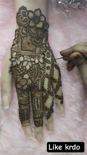 fany voice n beutifull design back hand #viralshorts #hennatattoodesign