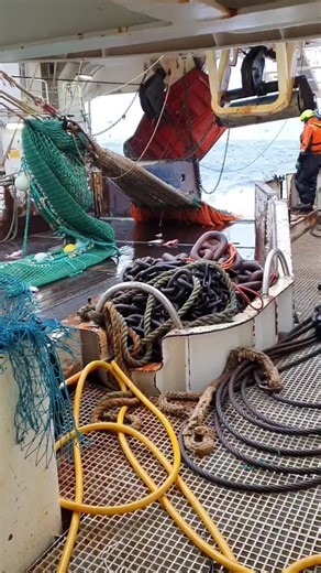 #fishing #trawler #fishingboat #fishingboatlife #hardwork #fishinginnorway #norway #cod #haddock #redfish