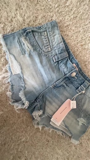 Embrace the Low Waist Trend for Summer 2023