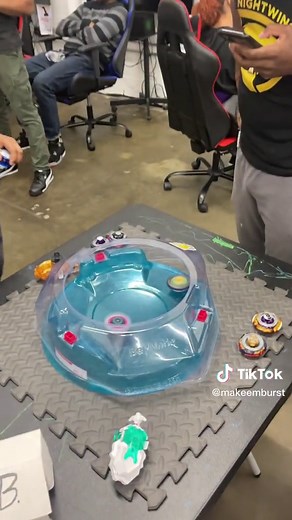 SO MUCH TENSION🤣 #beytok #beyblade #makeemburst #beybladeorburst #beyblademotivation #beybladedynamitebattle #beybladeburst