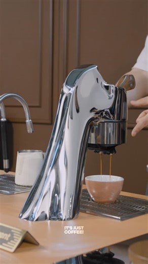 It’s Just Coffee Podcast on Instagram: "The future of coffee has arrived. The prototype collab between Modbar and Eversys delivers true café automation, and it's all hidden under the bar. Simple, sleek group heads and milk taps are visible on top... while under the counter, an Eversys system quietly does the rest. Two bean hoppers let you run multiple coffees at once. Just choose your recipe on the screen, and it'll pull the perfect espresso, steam milk to your preferred texture, and even pour i