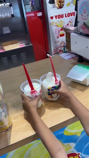 Little one asks for vanilla ice cream #arnettarnesh #fypyoutube #subscribe #shorts #funny