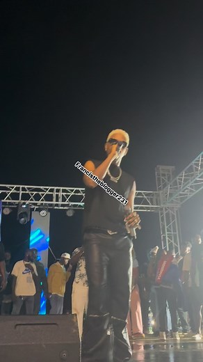 6.3K views · 399 reactions | Superstar Jzyno shut down New Miami Beach yesterday! Over 10,000 people pulled up to show love and support. Pure history in the making! ️ #fypreelsシ゚viralシ #fypシ #TopFans #teamwork | Francistheblogger231 | Facebook